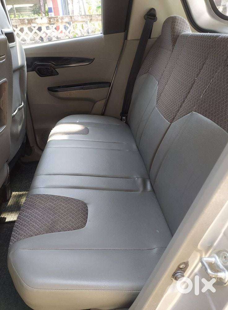 Mahindra Kuv 100 Mahindra-kuv-100-d75-k4-plus, 2016, Petrol