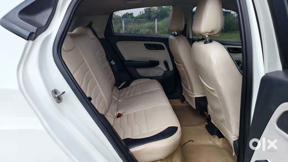 Tata Altroz 1.2 Xm, 2023, Petrol