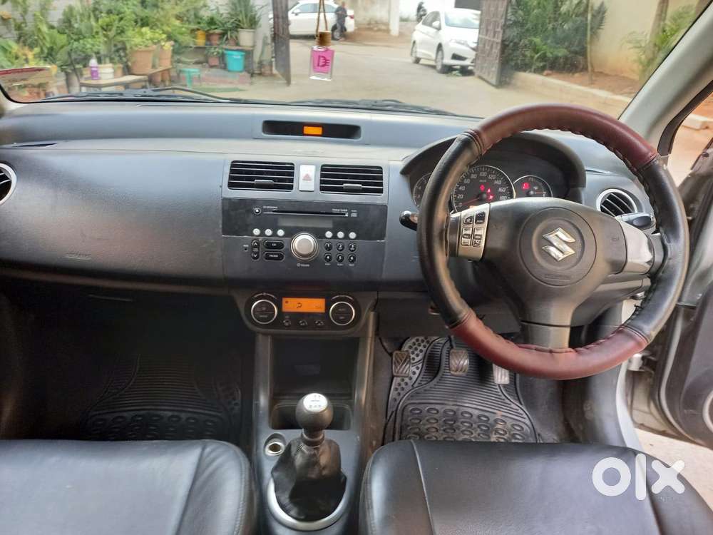 Maruti Suzuki Swift Vvt Zxi, 2010, Petrol