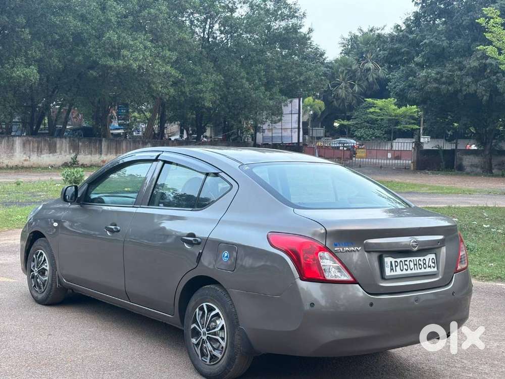 Nissan Sunny Xe Bsiv E.g-hr15751763b. Date Of Regn.15-apr-2013 To 14-a