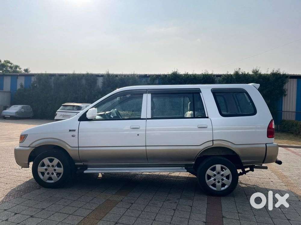Chevrolet Tavera Lt 9 Seater, 2017, Diesel