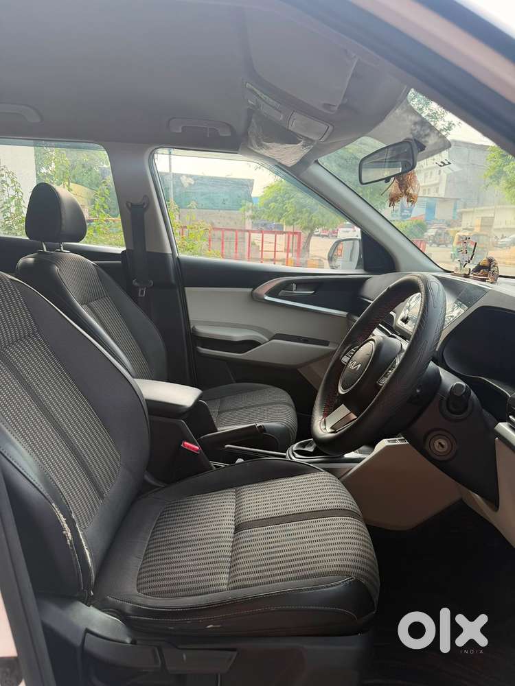 Kia Carens Petrol 2022 Year