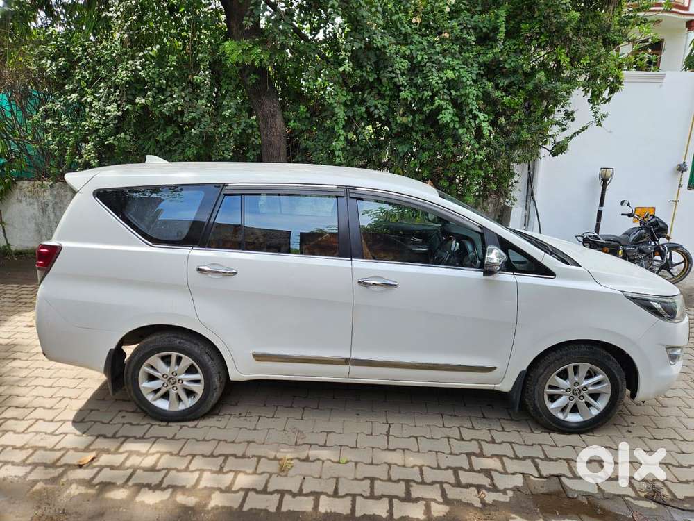 Toyota Innova Crysta 2.7 V, 2017, Diesel