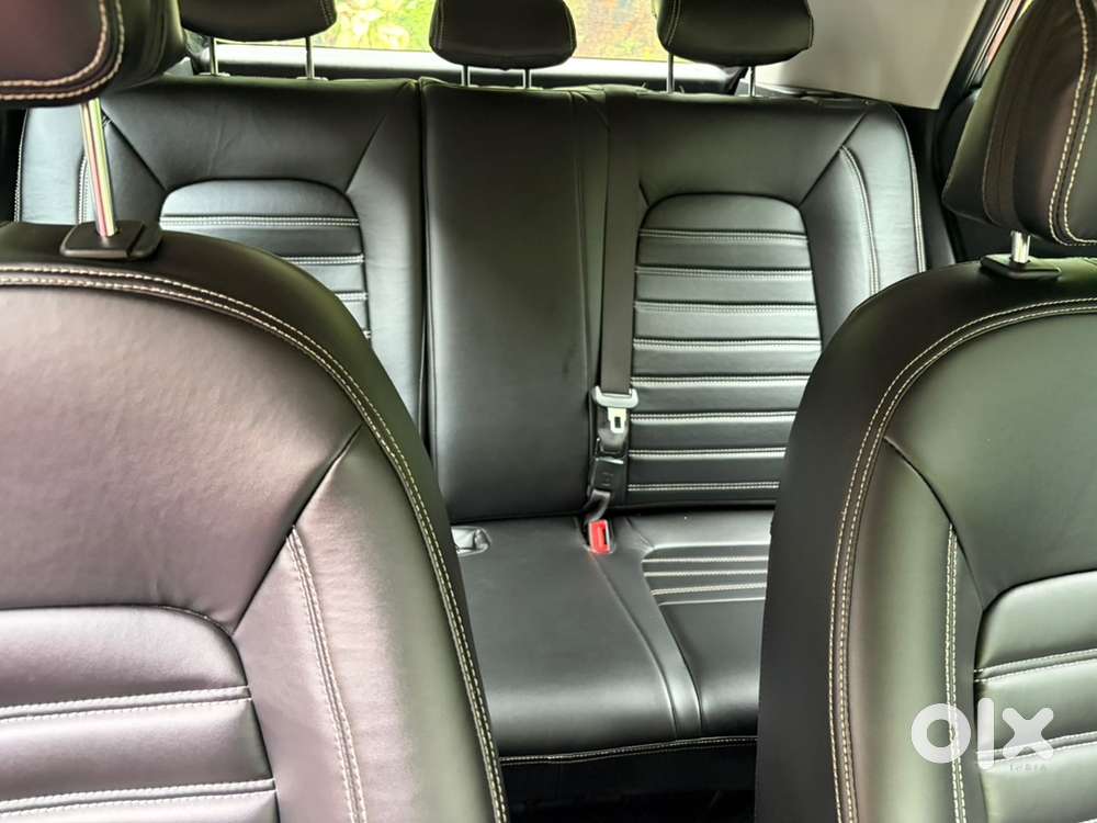 Hyundai Venue S 2023 Petrol Well Maintained