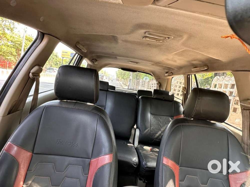 Toyota Innova 2012