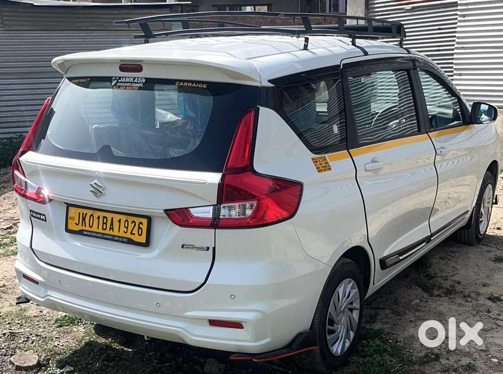 Maruti Suzuki Ertiga 2024 Petrol 13000 Km Driven