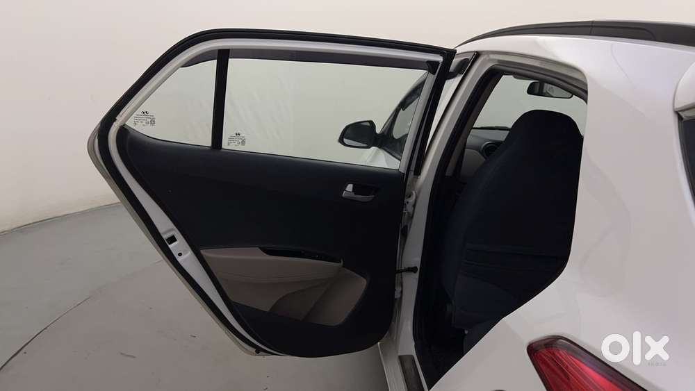 Hyundai Grand I10 1.2 Kappa Asta At Vtvt, 2015, Petrol