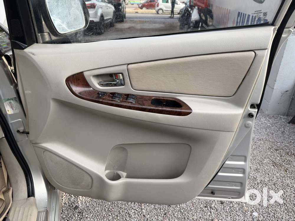 Toyota Innova 2.5 Vx 7 Seater Bs Iv, 2014, Diesel