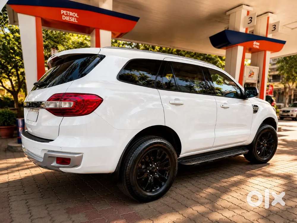Ford Endeavour White  Automatic  Premium Suv  Excellent Condition