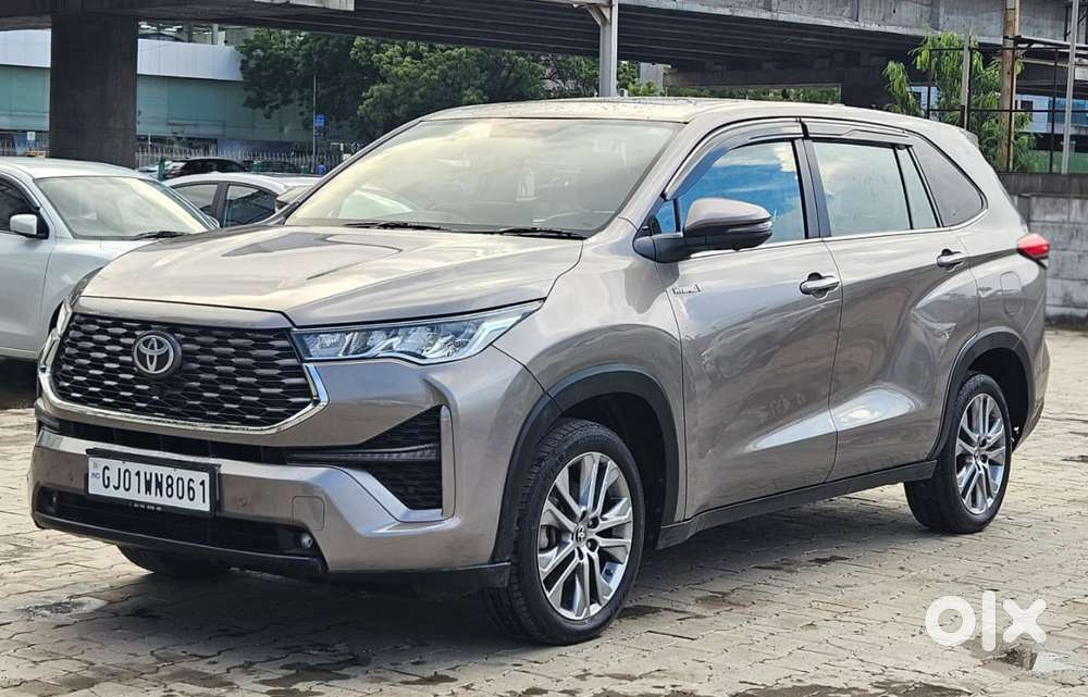 Toyota Innova Hycross 2.0 Zx (o) Hybrid 7 Str, 2023, Petrol
