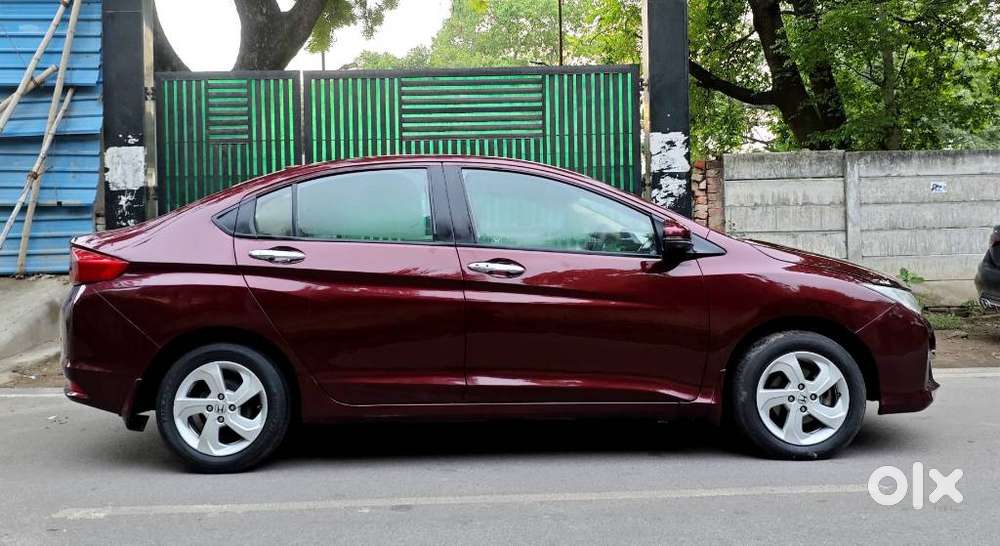 Honda City V Mt Sunroof, 2015, Diesel