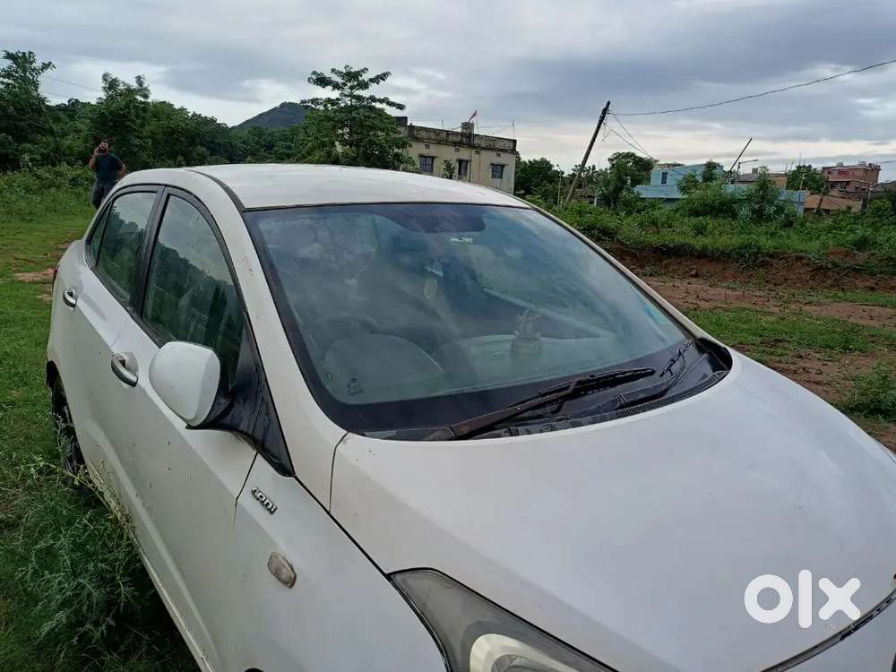 Hyundai Xcent Base 2015 Petrol Manual