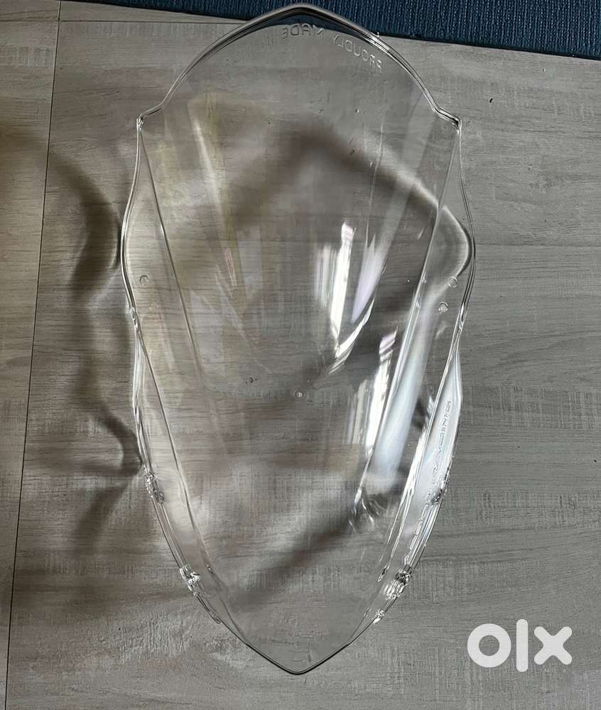 Dominar Carbon racing premiums windshield