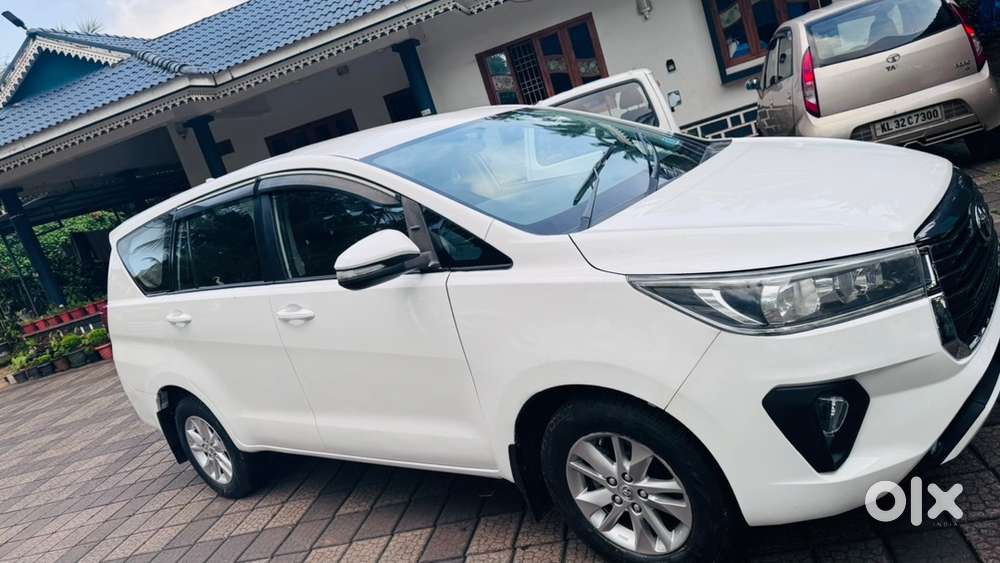 2016 Toyota Innova Crysta