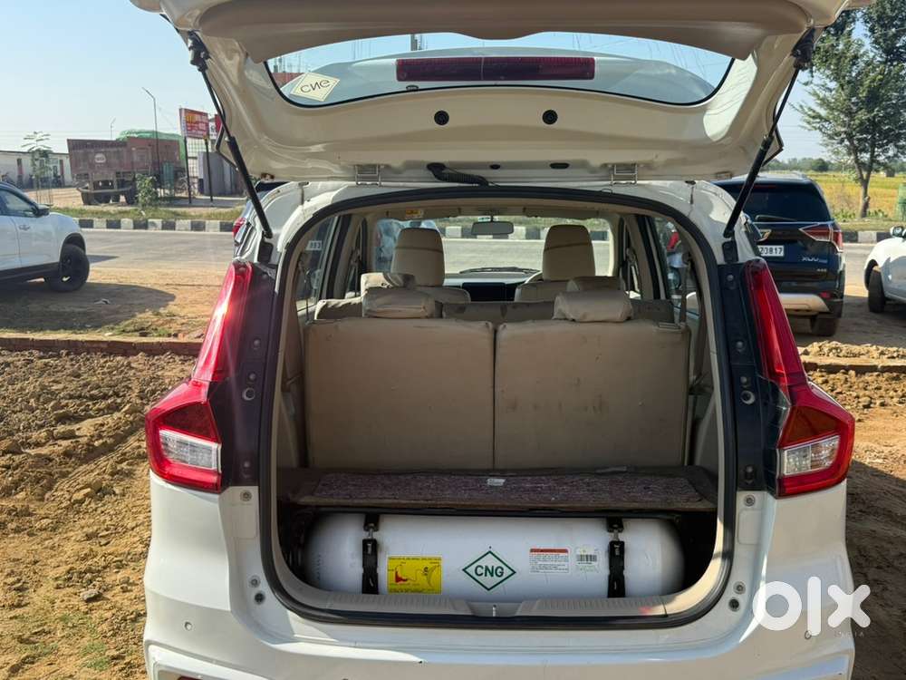 Maruti Suzuki Ertiga Vxi Cng 2025