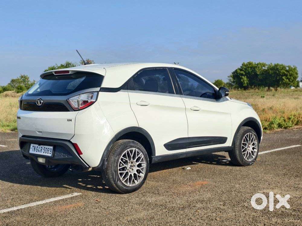 Tata Nexon 1.2 Revotron Xm (s), 2018, Petrol