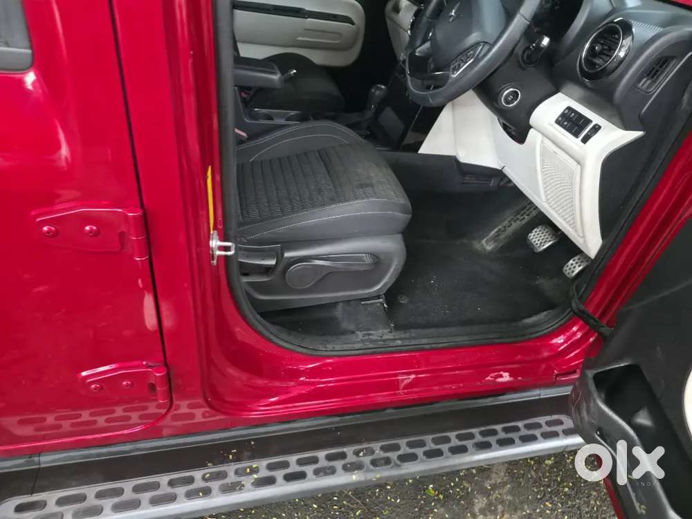 Mahindra Thar Roxx Petrol 2024