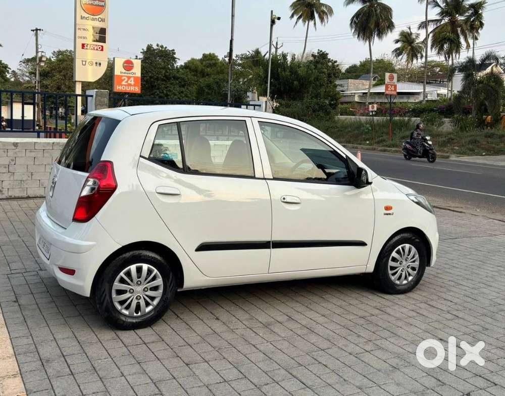 Hyundai I10 Sportz, 2016, Petrol