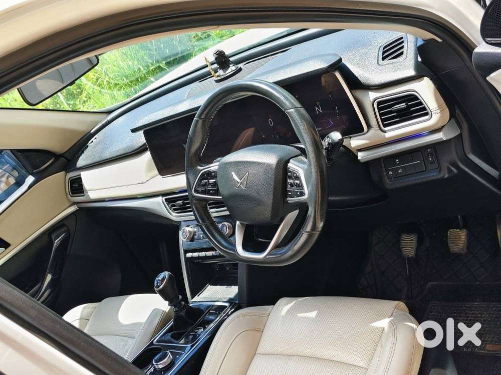 Mahindra Xuv700 2.2 Ax 7 Diesel Mt Luxury Pack Str, 2025, Diesel