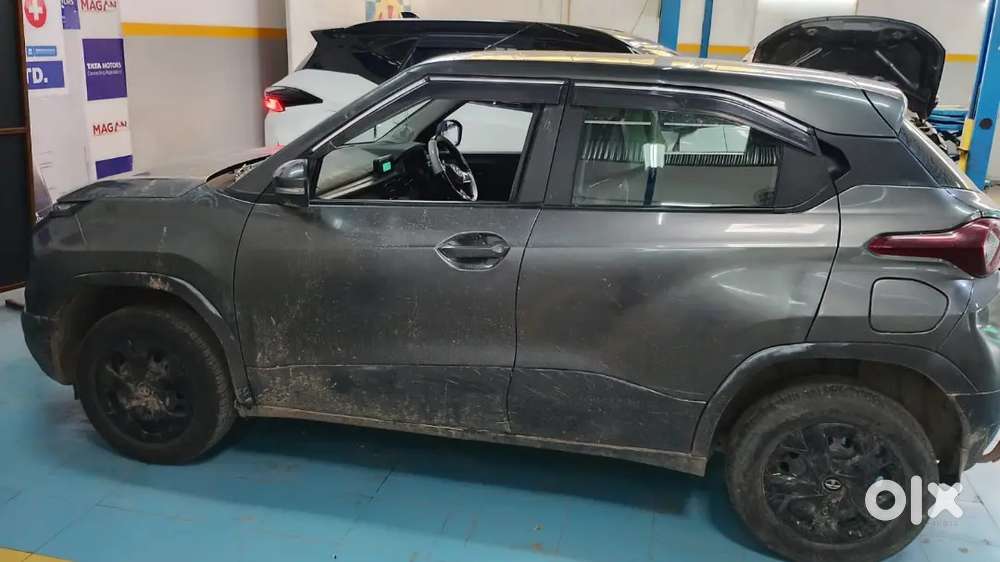 Tata Punch 1.2 Revotron 2023 Adventure Amt