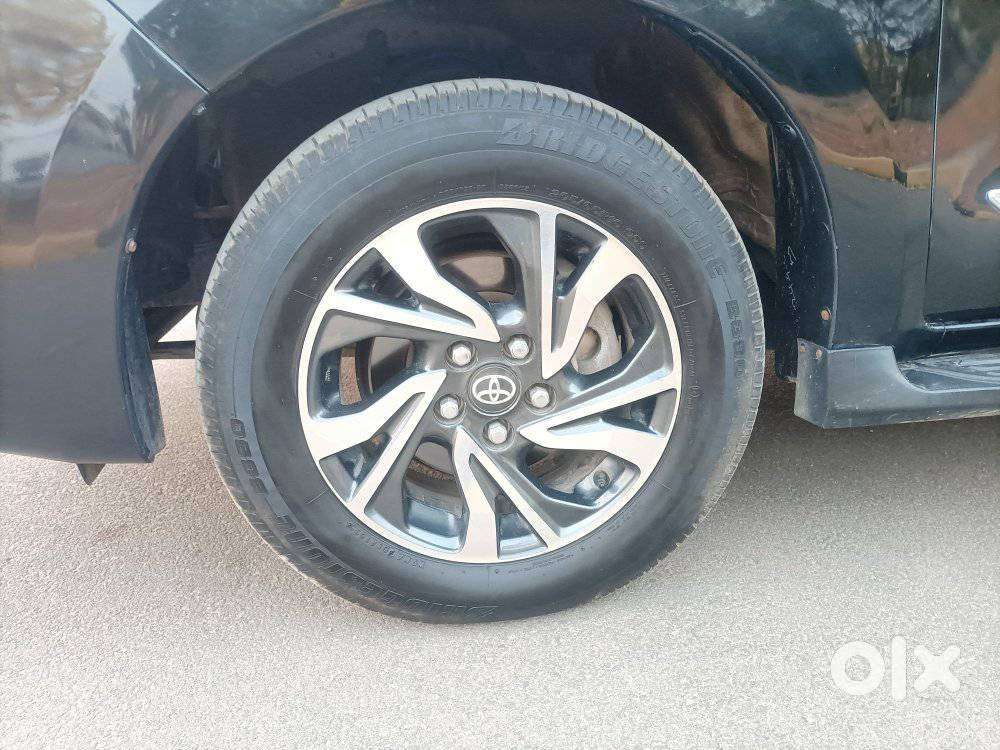 Toyota Innova Crysta 2.4 V 7 Str, 2024