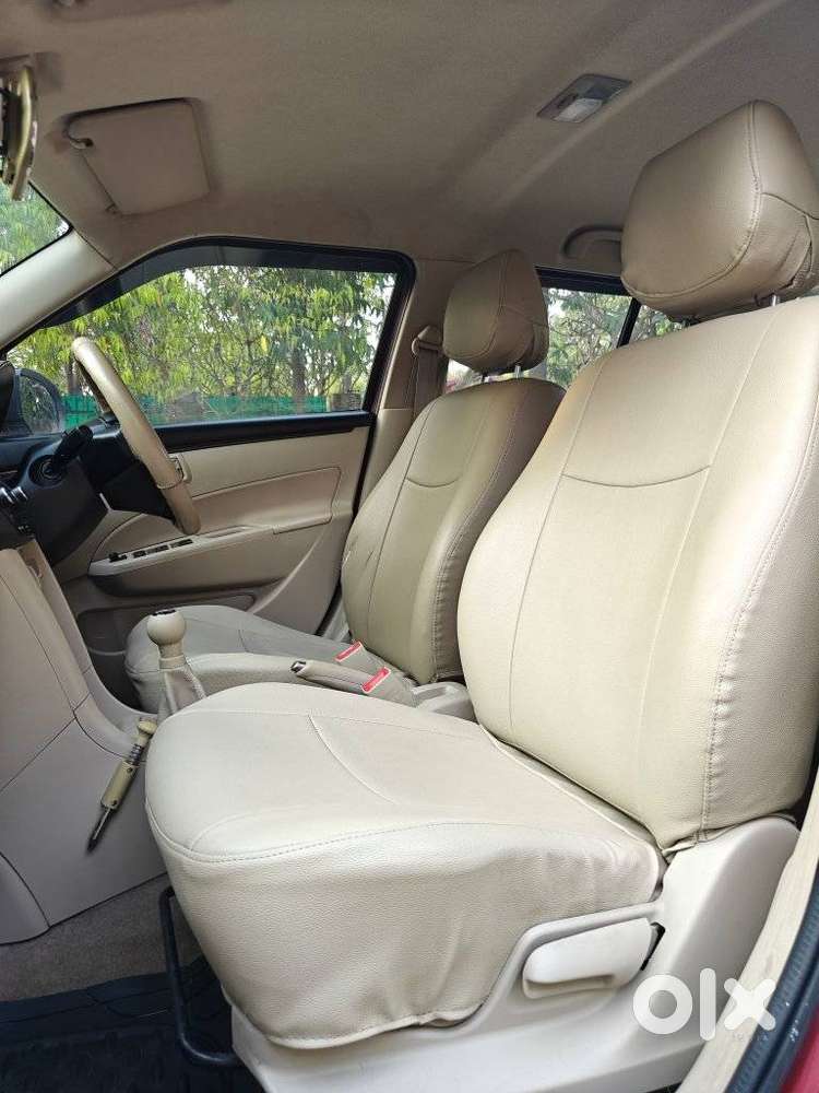 Maruti Suzuki Swift Dzire Vxi Optional, 2016, Petrol