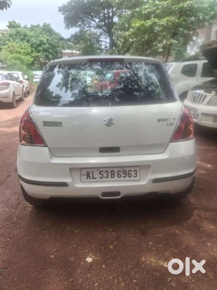 Maruti Suzuki Swift 2010 Petrol Lxi