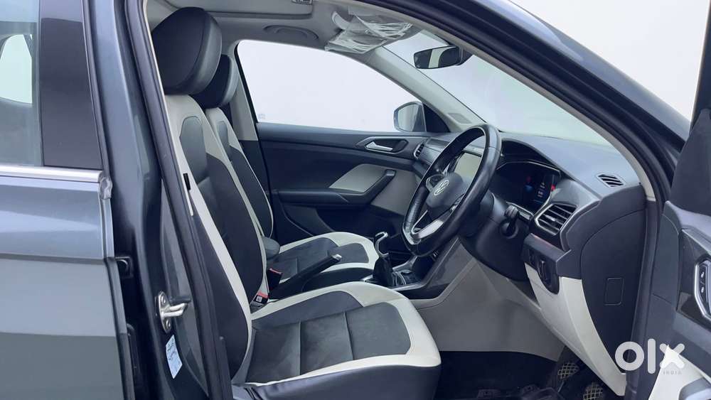 Volkswagen Taigun Topline 1.0 Tsi At (electric Seats), 2023, Petrol