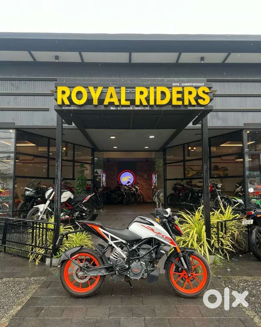 rc 125 road price