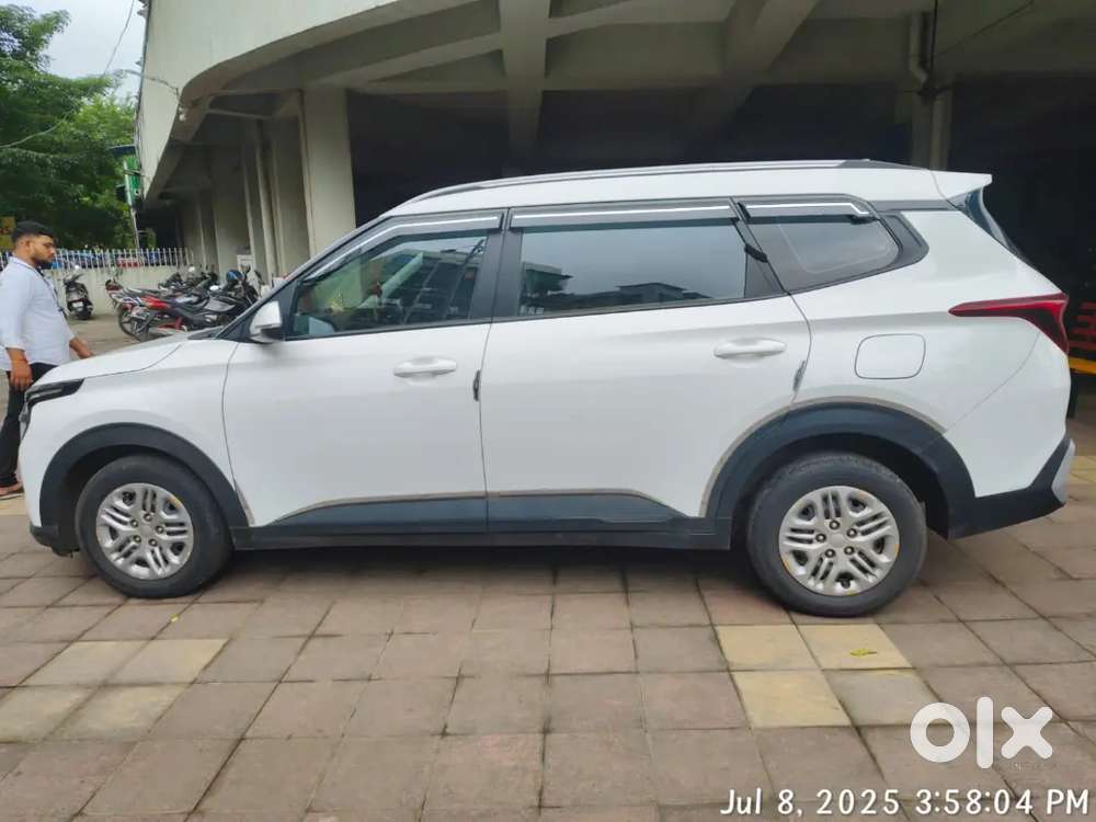 Kia Carens 2023 Petrol Good Condition