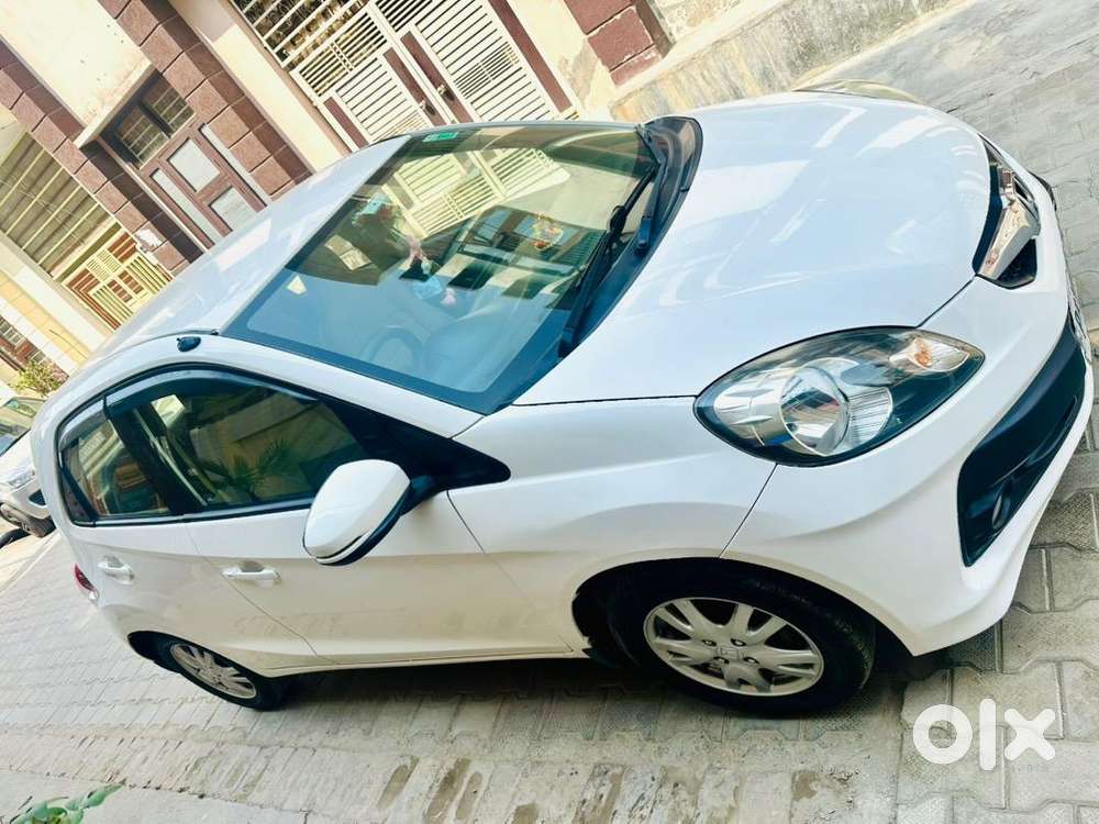 Honda Brio 2016 Vx 1.2 At Petrol Well Maintained