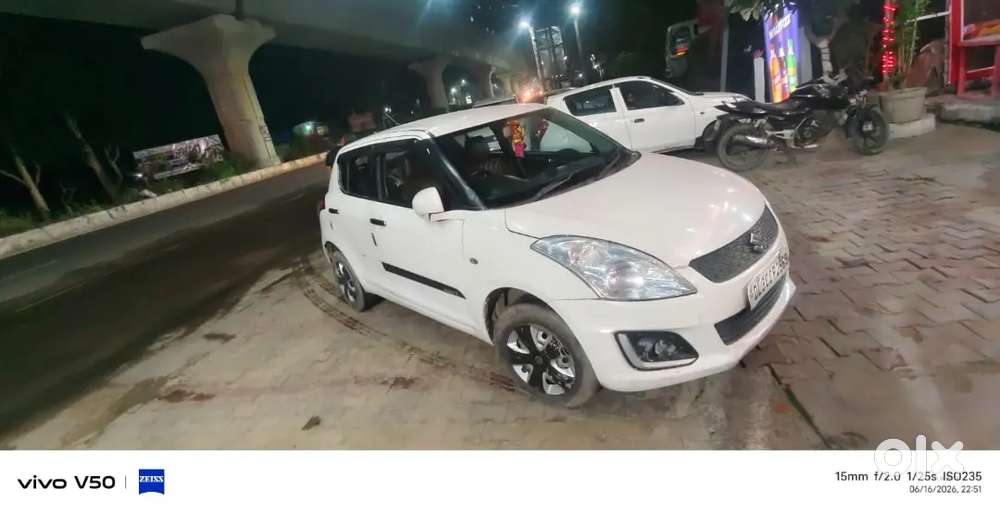 Swift 1.2 Lxi Maruti 2015
