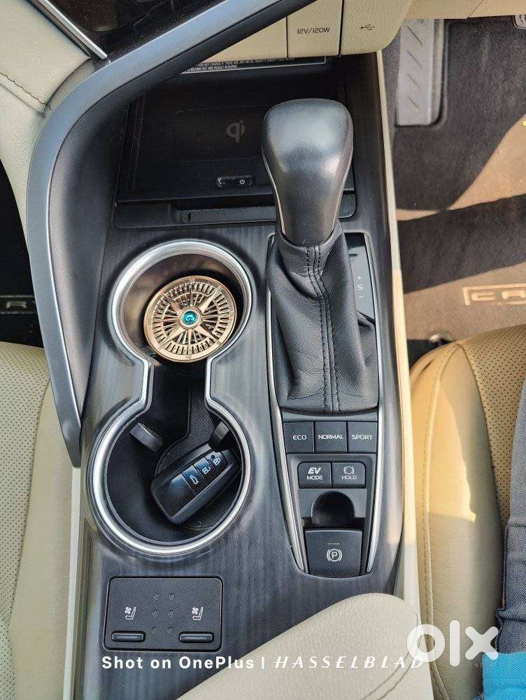 Toyota Camry Hybrid, 2024, Petrol