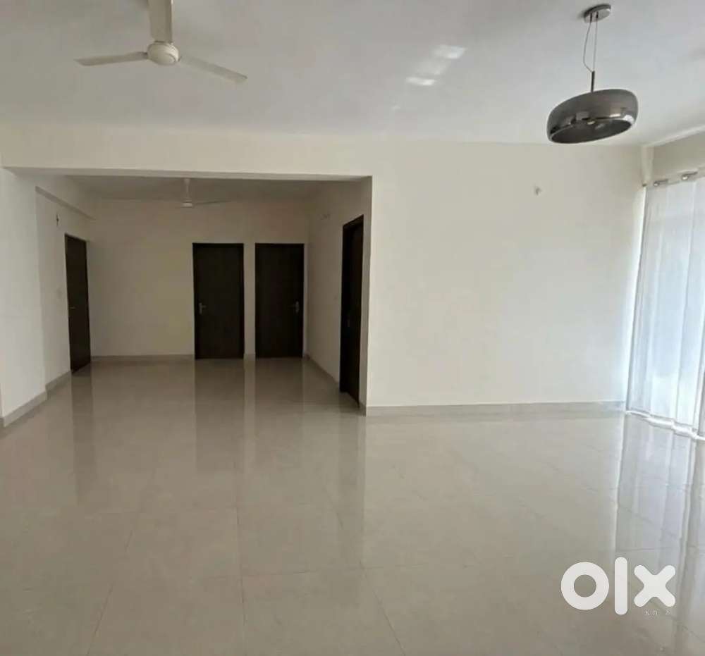 3bhk fully air conditioned lakeview spacious apartment