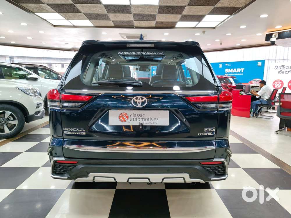 Toyota Innova Hycross 2.0 Zx (o) Hybrid 7 Str, 2023, Petrol