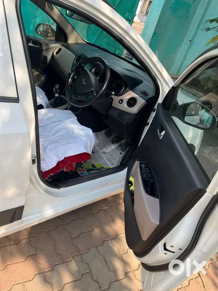 Hyundai Grand I10 2017 Diesel 106000 Km Driven