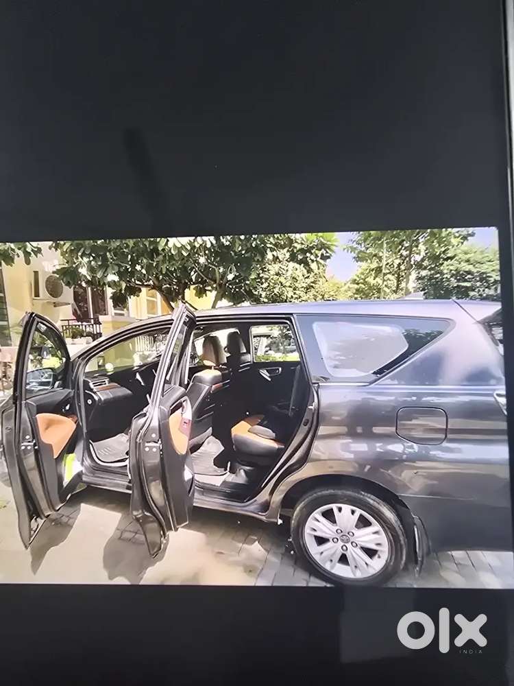 Toyota Innova Crysta 2017 Variant