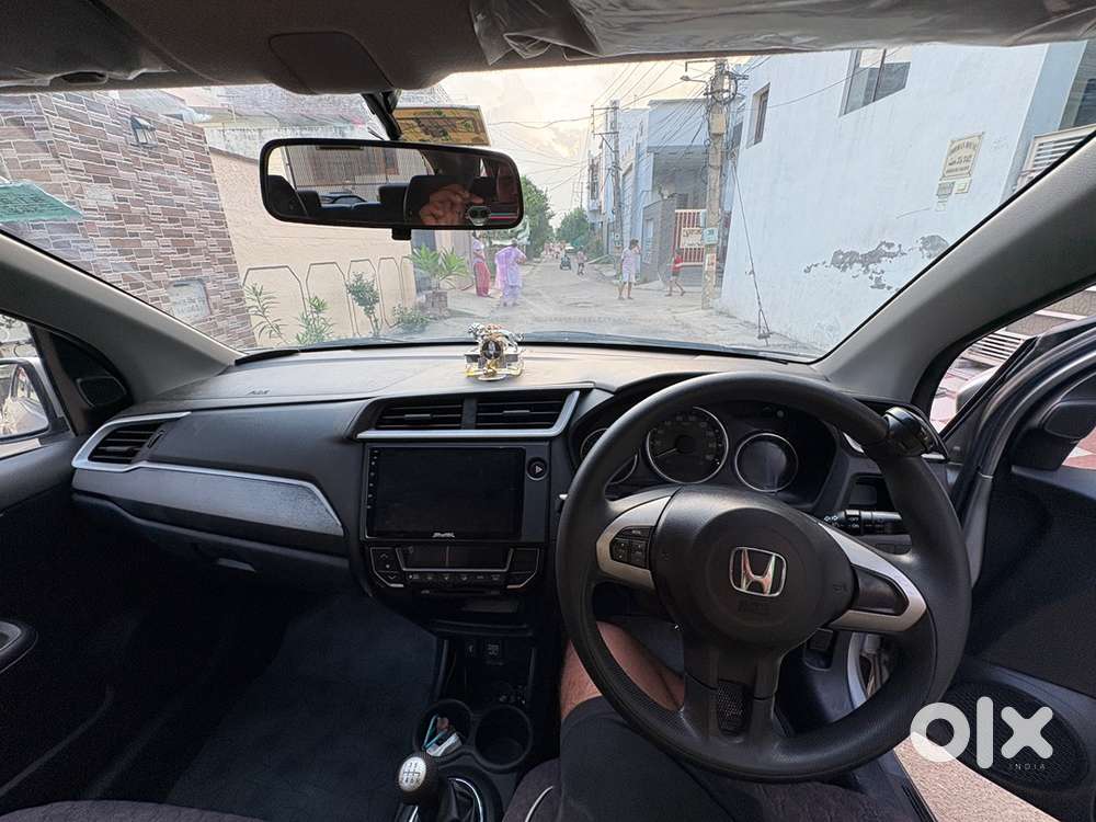 Honda Br-v Petrol 2017 New Condition All New Tyres Less Driven
