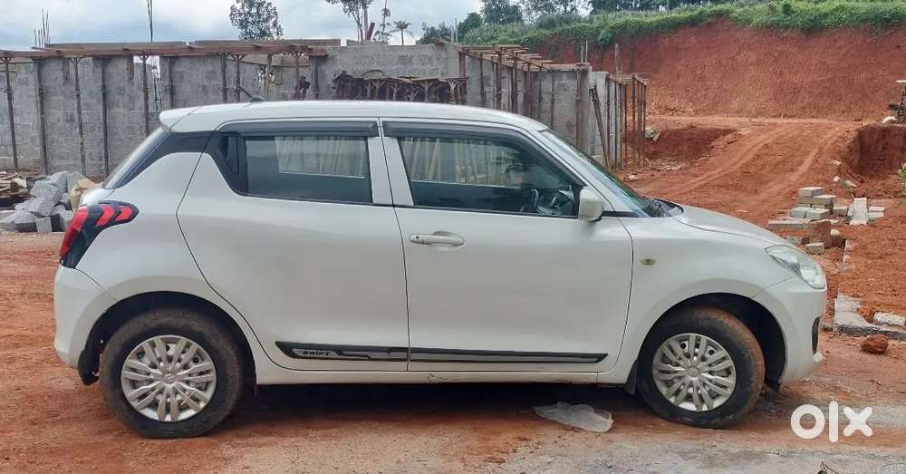 Maruti Suzuki Swift 2018 Petrol 123000 Km Driven
