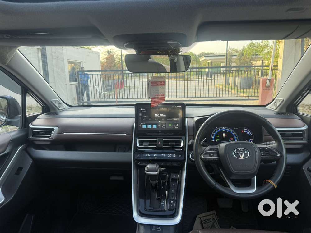 Toyota Innova Hycross 2.0 Zx Hybrid 7 Str, 2023, Petrol