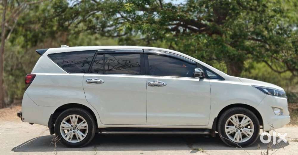 Toyota Innova Crysta 2.8z Automatic, 2017, Diesel