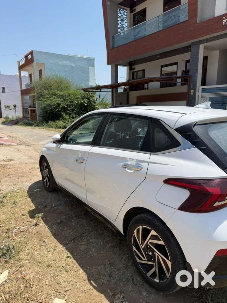 Hyundai I20 2024 Petrol 28000 Km Driven
