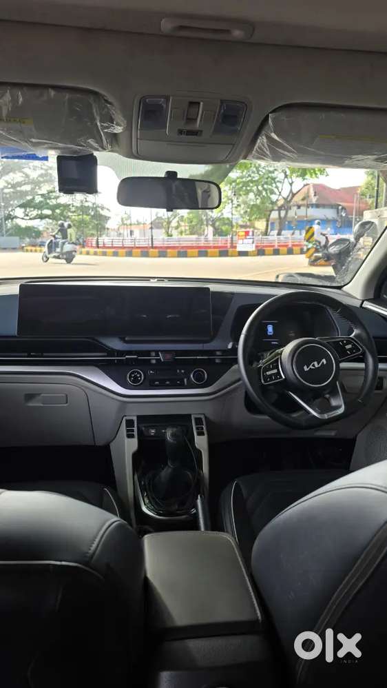 Kia Carens 2024 Petrol