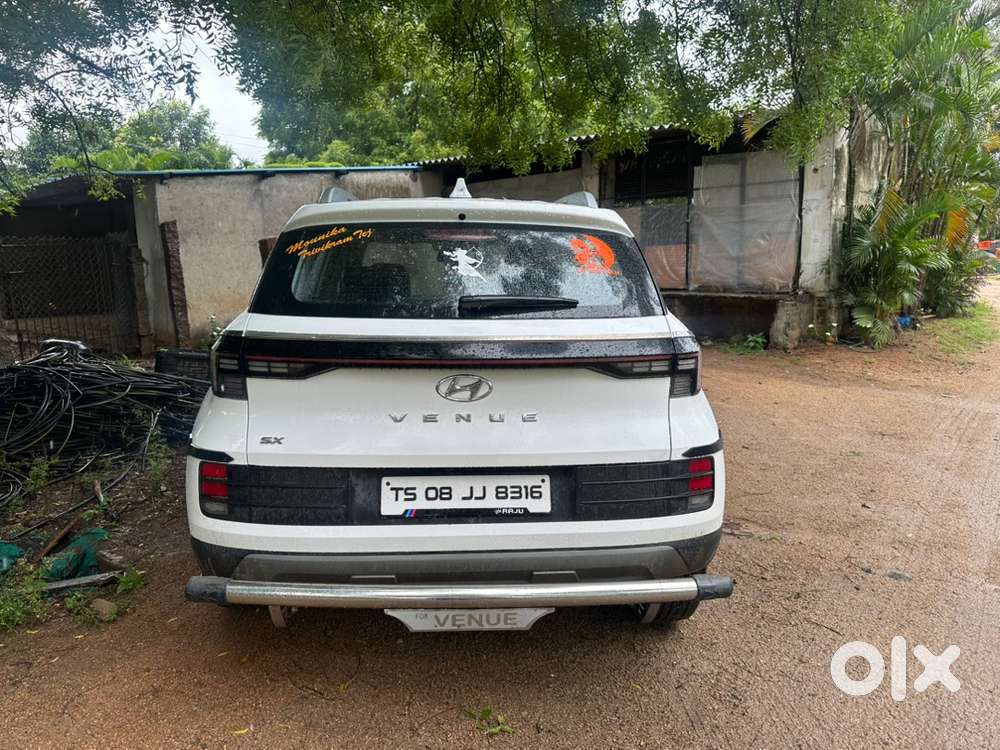 Hyundai Venue 2022 Diesel 35000 Km Driven
