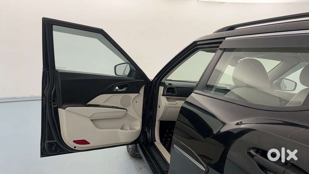 Mahindra Xuv300 W8 Option, 2022, Petrol
