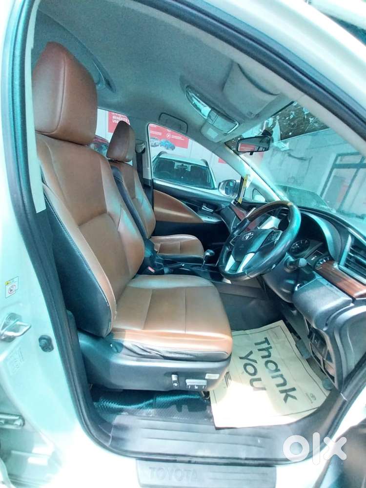 Toyota Innova Crysta 2.8 Zx At 7 Seater, 2016, Diesel