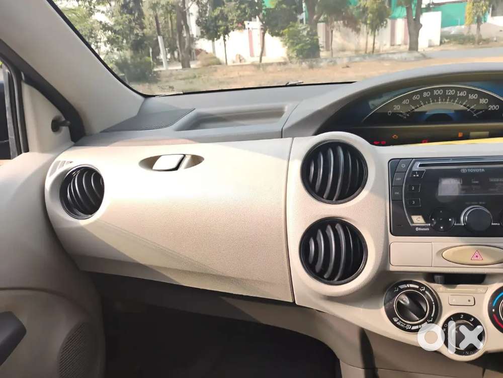 2014 Toyota Etios 1.5 पेट्रोल