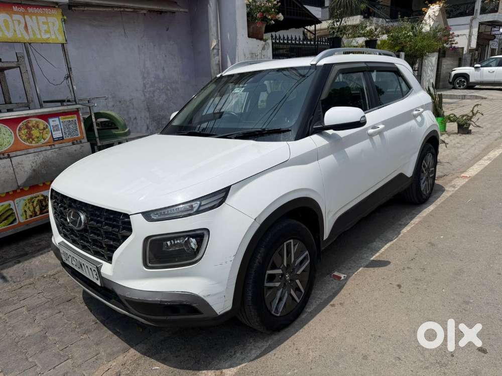 Hyundai Venue Car