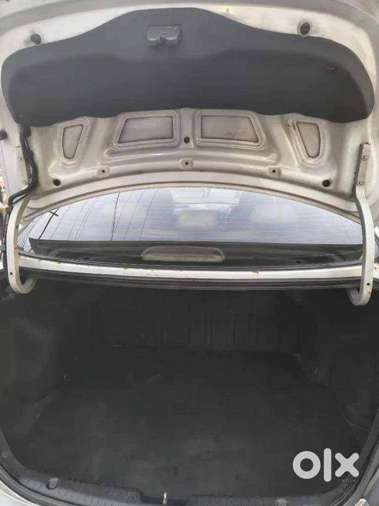 Hyundai Verna 2011 Diesel 128000 Km Driven
