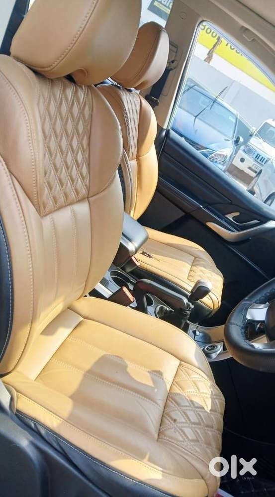 Mahindra Xuv500 W11, 2018